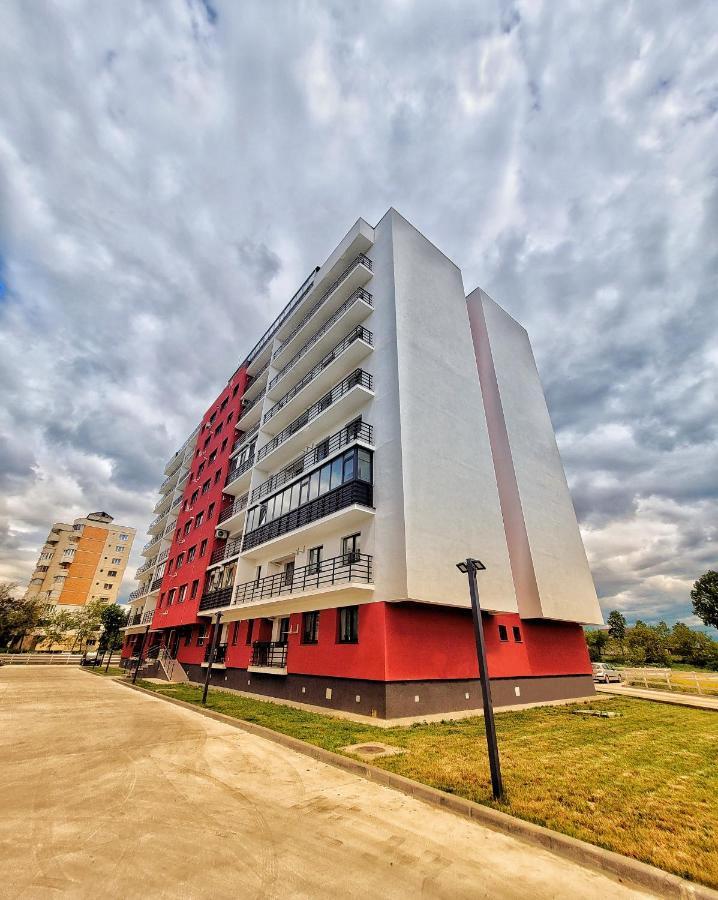 Apartament Delux Bacau Bagian luar foto
